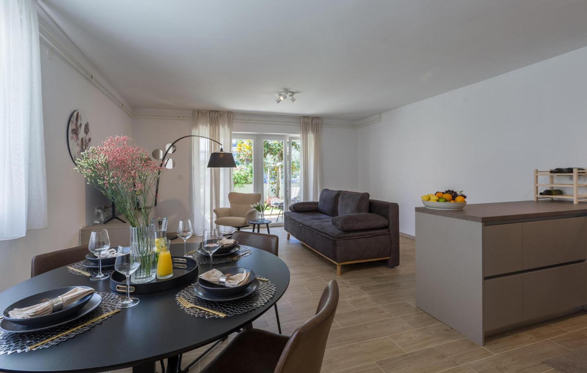 1 Bedroom Beautiful Apartment In Poreč Buitenkant foto