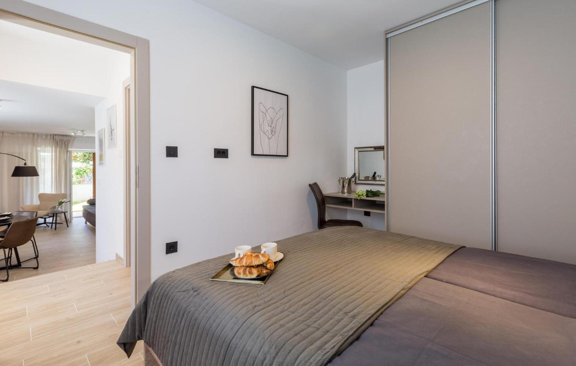 1 Bedroom Beautiful Apartment In Poreč Buitenkant foto