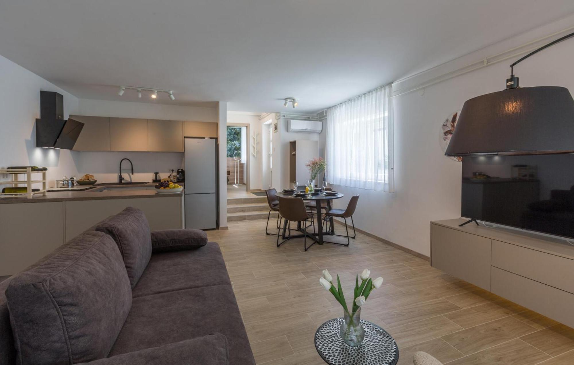 1 Bedroom Beautiful Apartment In Poreč Buitenkant foto