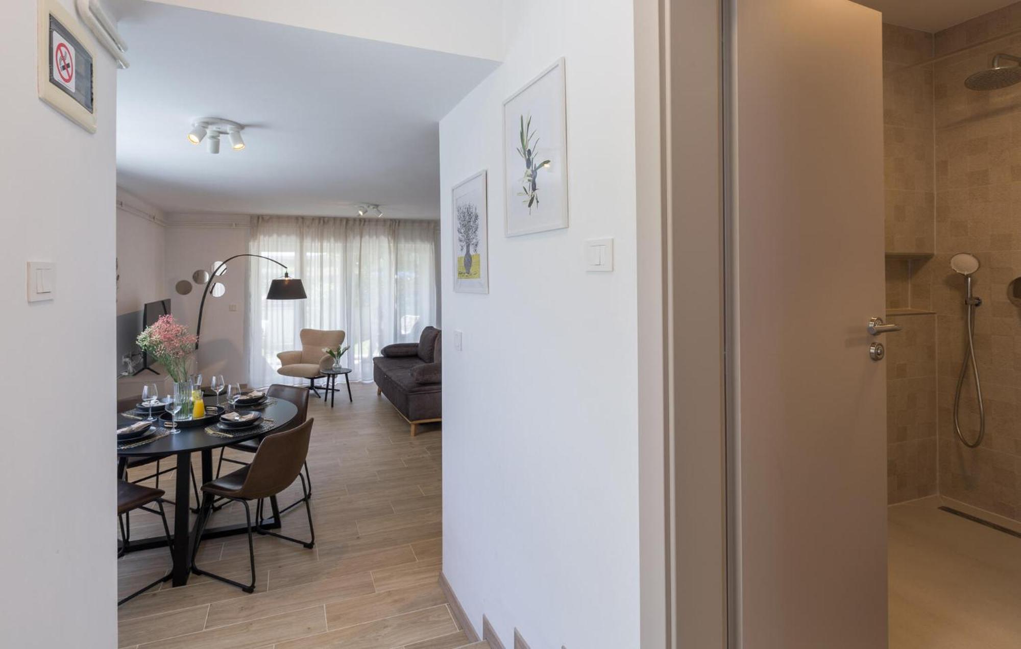 1 Bedroom Beautiful Apartment In Poreč Buitenkant foto