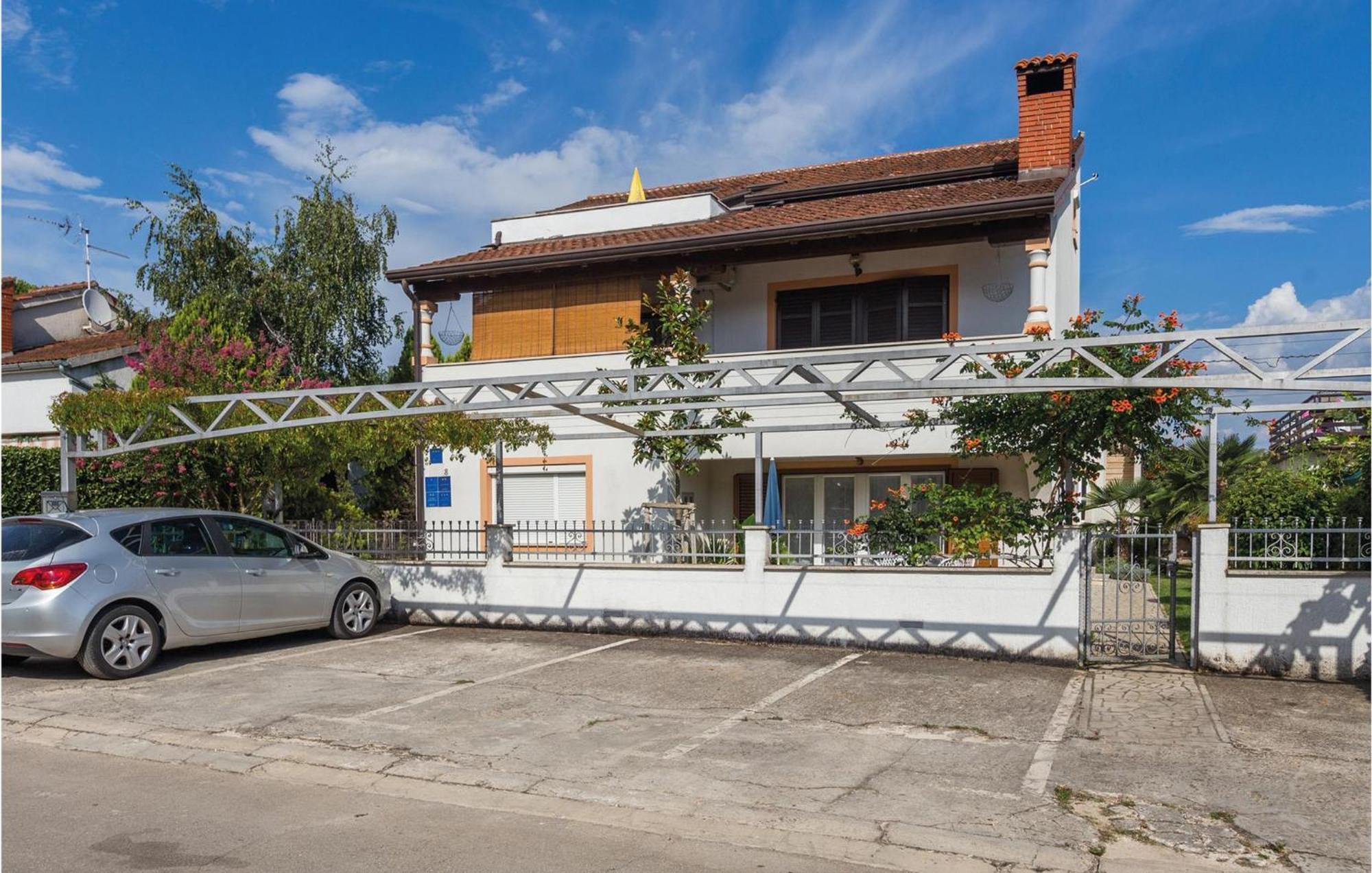 1 Bedroom Beautiful Apartment In Poreč Buitenkant foto